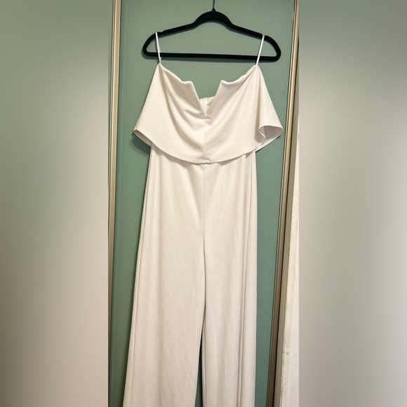 Lulus Chic White Strapless Wide-Leg Jumpsuit V-Neck Flounce Overlay Size Large - Picture 6 of 9
